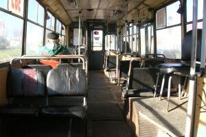 З палаючого тролейбуса пасажирів витягували через вікна