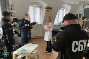 Лікарка заробляла до півмільйона гривень на місяць за фейкові щеплення