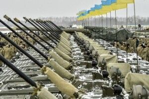 Президент Порошенко заявив, що Україна змушена буде посилити свою військову присутність на Донбасі