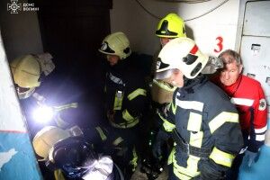 У Луцькій багатоповерхівці зірвався ліфт з дитиною 