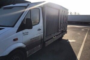 Волинські митники попередили незаконне ввезення вантажівки