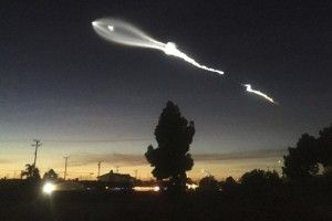 Ракета Falcon 9 вивела на орбіту десять супутників (Відео)