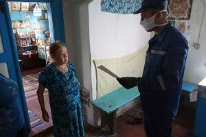 Жителів волинського села Кукуріки вчили відбиватися від червоного півня