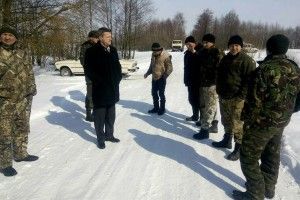 На Любомльщині знову перекрили дорогу лісовозам