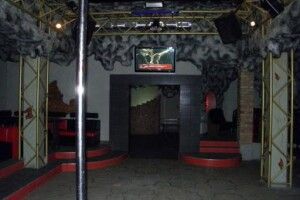 Одному з луцьких барів дозволили працюватиме до ранку