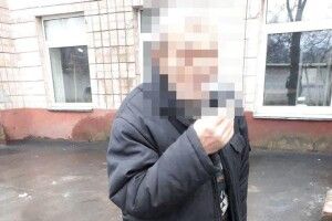 Поліцейські допомогли повернутися додому дідусю, який заблукав