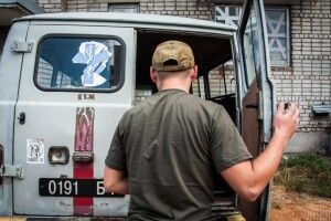 Військовому стало зле дорогою в ООС – його рятували провідники потяга