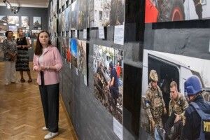 У Волинському краєзнавчому музеї презентували фотовиставку, присвячену війні