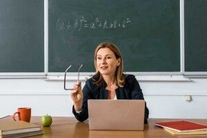 І тут – просять відкати: що не так із закупівлею ноутбуків для вчителів?