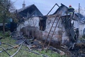 На Рівненщині вогонь знищив господарську будівлю
