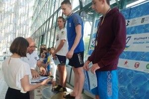 Волинські плавці-юніори здобули медалі на чемпіонаті України (Фото, Відео)