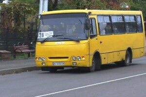 Взяв решту з 500 гривень: у Луцьку судили чоловіка, який обікрав маршрутчика