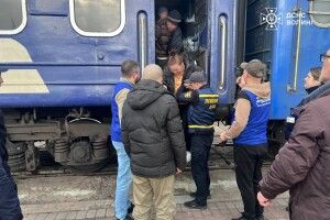 На Волині зустріли евакуаційний потяг