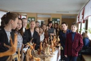 Волинянин перетворює коріння дерев у мистецькі шедеври