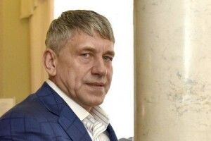 Суд заарештував дві земельні ділянки та «Мерседес» Міністра енергетики