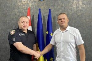 Ми вам – офіс і машину, ви нам – офіцера: волинська громада підписала меморандум