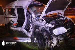 На Львівщині автівка зіткнулася з БТРом, четверо загиблих (Фото)