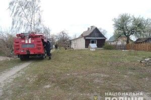 На Рівненщині невідомі проламали чоловікові голову, а потім підпалили у хаті (Фото)