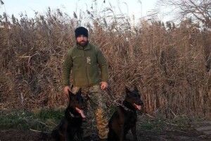 «Останню розмову я ніколи не забуду»: дружина військового, тіло якого знайшли в Ізюмі з браслетами на руках