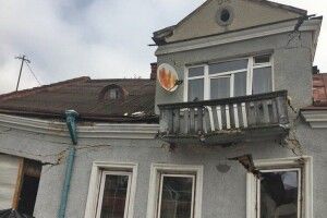 Обвал будинку: мер Володимира-Волинського не знає, коли відкриють проїзд