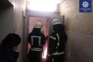 Патрульні врятували 18-річну дівчину від батька, який вчиняв щодо неї домашнє насильство (Фото)