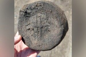 На Волині археологи знайшли ще одне денце з тавром тризуба
