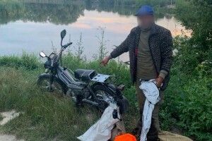 Лучанин викрав мопед і... вудочки