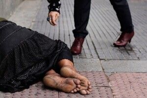 Француза, який подав милостиню, оштрафували на 100 євро