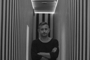 Сергій Жадан: «Прифронтове місто напередодні Різдва. Всі йдуть до церкви… Хто з вас вціліє цієї зими…?