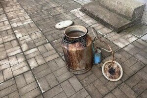 У волинянки вилучили 13 літрів самогонки та апарат для його виготовлення