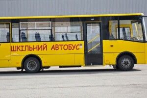 Чи забезпечені усі навчальні заклади Волині шкільними автобусами