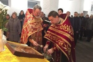 У нижньому приділі Свято-Іллінського храму м. Каменя-Каширського розпочато звершення постійних богослужінь