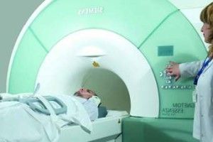 Депутат вимагає пояснень щодо черг та плати за обстеження на МРТ в обласній лікарні