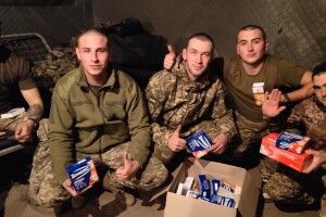 Луцькі волонтери збирають кошти для військових. На передовій немає електрики