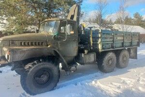 Луцьк відгукнувся на запит тероборони і передав бійцям два крани-маніпулятори