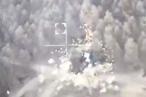 Порошенко показав, як БПЛА «Poseidon» корегує знищення російської гаубиці