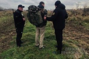 Біля кордону з Польщею затримали француза, який прямував в обхід пункту пропуску