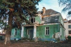 У Луцьку почали розбирати унікальний історичний будинок