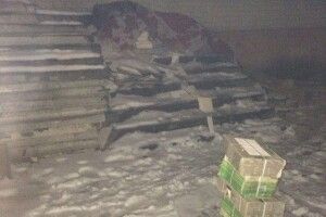 У Рівному злапали «піддату» пару, яка цупила плитку з будинку дитини