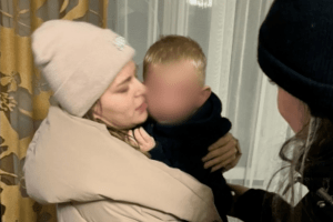 Дворічний житель Рівного замкнувся сам у квартирі