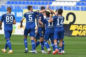 У дебютному матчі під керівництвом Луческу київське «Динамо» розтрощило донецьких