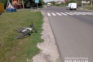 Під Луцьком водій збив велосипедиста і втік