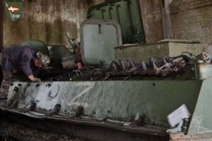 Волинський педагог ремонтує техніку із літерою «Z» 