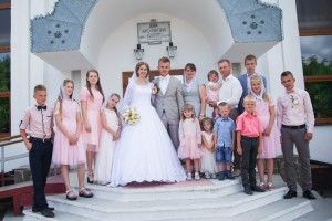 Олександр та Віталія Велички із Гораймівки своїх 13 діток вважають великим Божим дарунком
