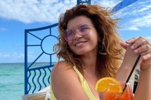 «Вчуся насолоджуватися миттю»: дружина співака з Луцька показала, як відпочиває на Мальдівах (Фото)