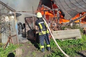 На Волині через коротке замикання горіла господарська споруда