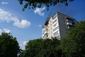 У Луцьку згоріла квартира на дев’ятому поверсі (Фото, Відео)