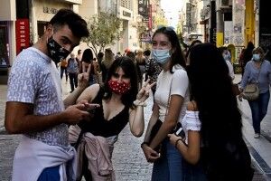 ВООЗ пояснила, навіщо носити маски після вакцинації