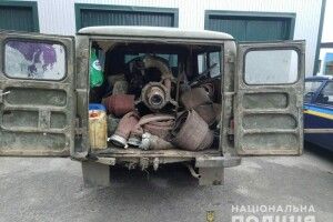 Відпрацювання Дубровицького району: поліцейські вилучили три мотопомпи та два автомобілі 