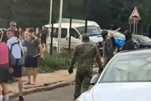 Стрілянина на Соборності: у Луцьку розшукують водія, який утік від ТЦК (Відео)